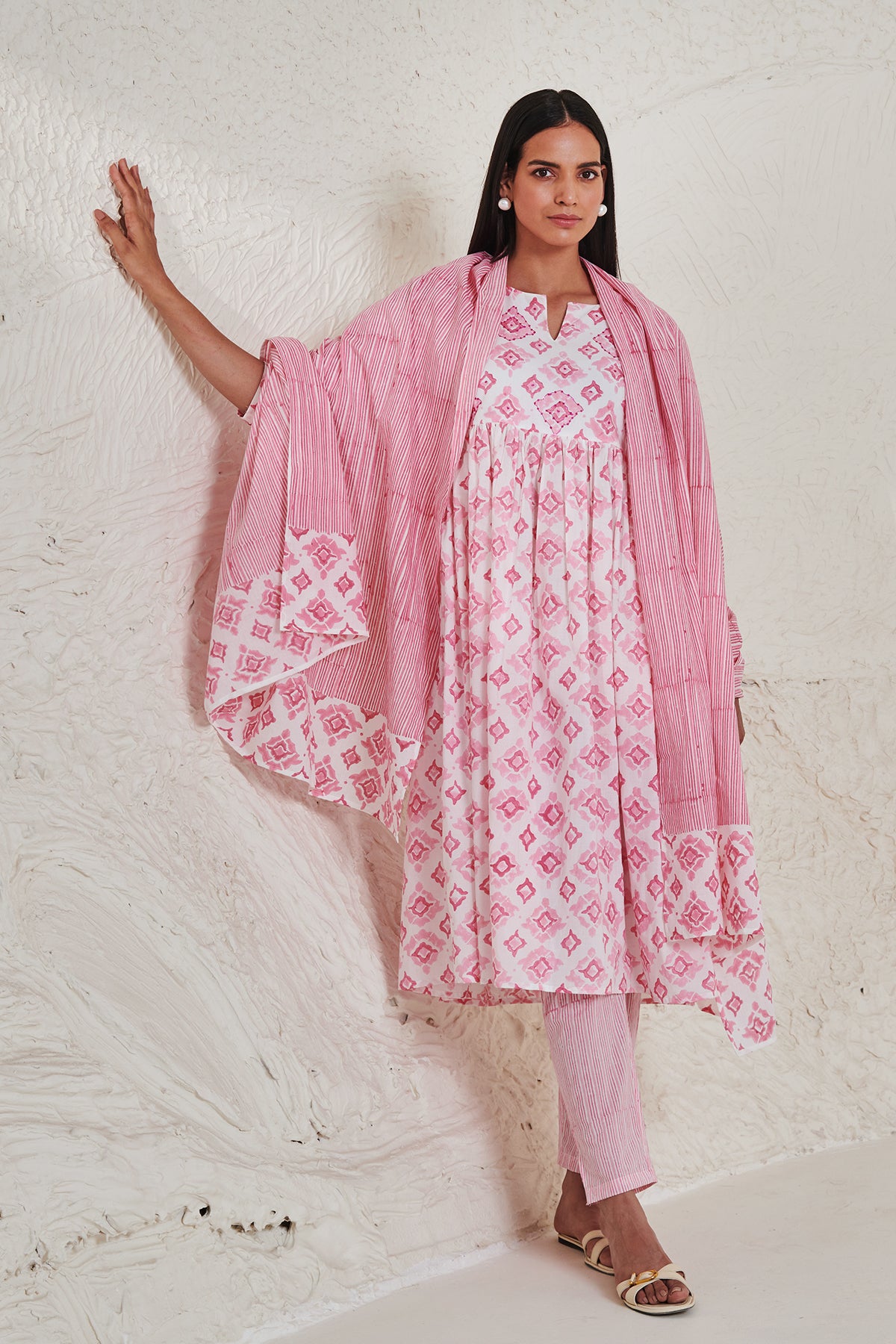 Gulabo striped dupatta