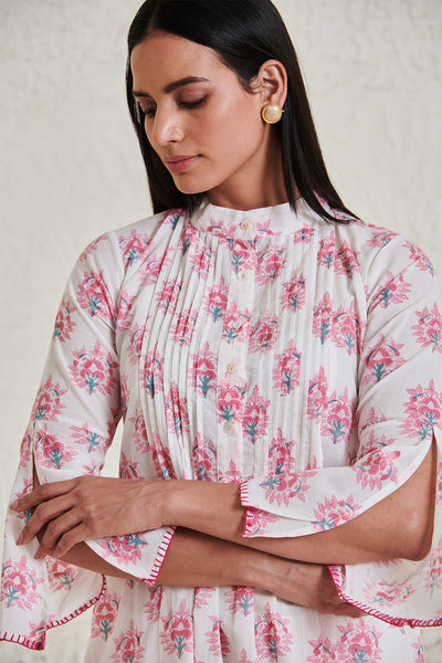 Urvi Pintuck kurta
