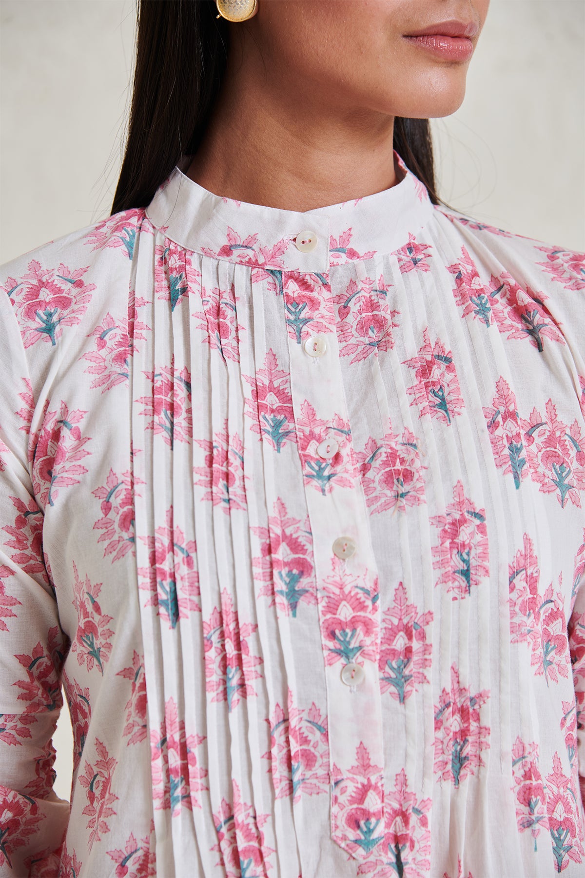 Urvi Pintuck kurta