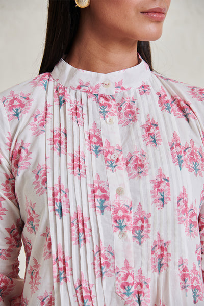 Urvi Pintuck kurta