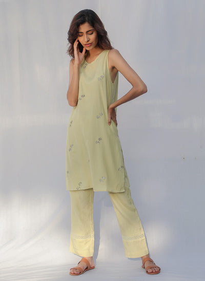 Shop Sleeve-Less Short Kurta