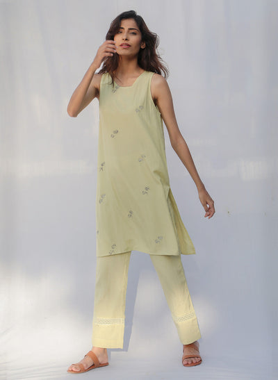 Buy Sleeve-Less Short Kurta