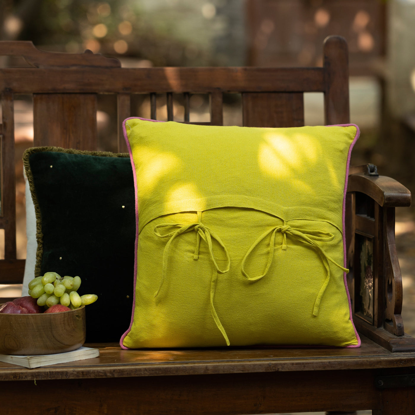 Daffodil Blooming Cushion Cover