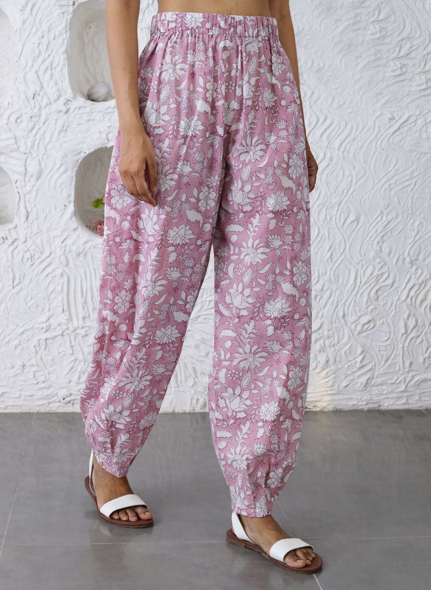 Get Khwab Cotton Printed Pants