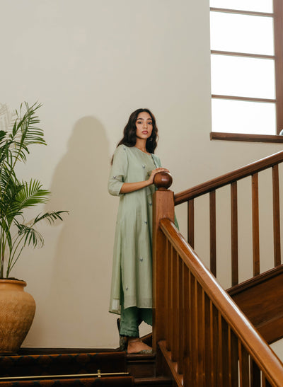 Get Bamboo Silk Koi Kurta