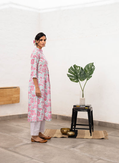 Get Nilofer Pin-Tucks Kurta