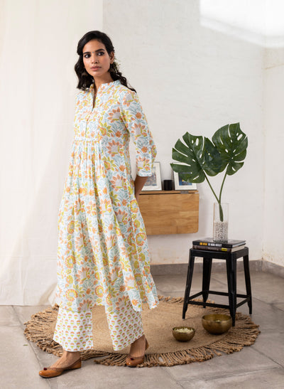 Get Block-Printed Pin Tucks Kurta