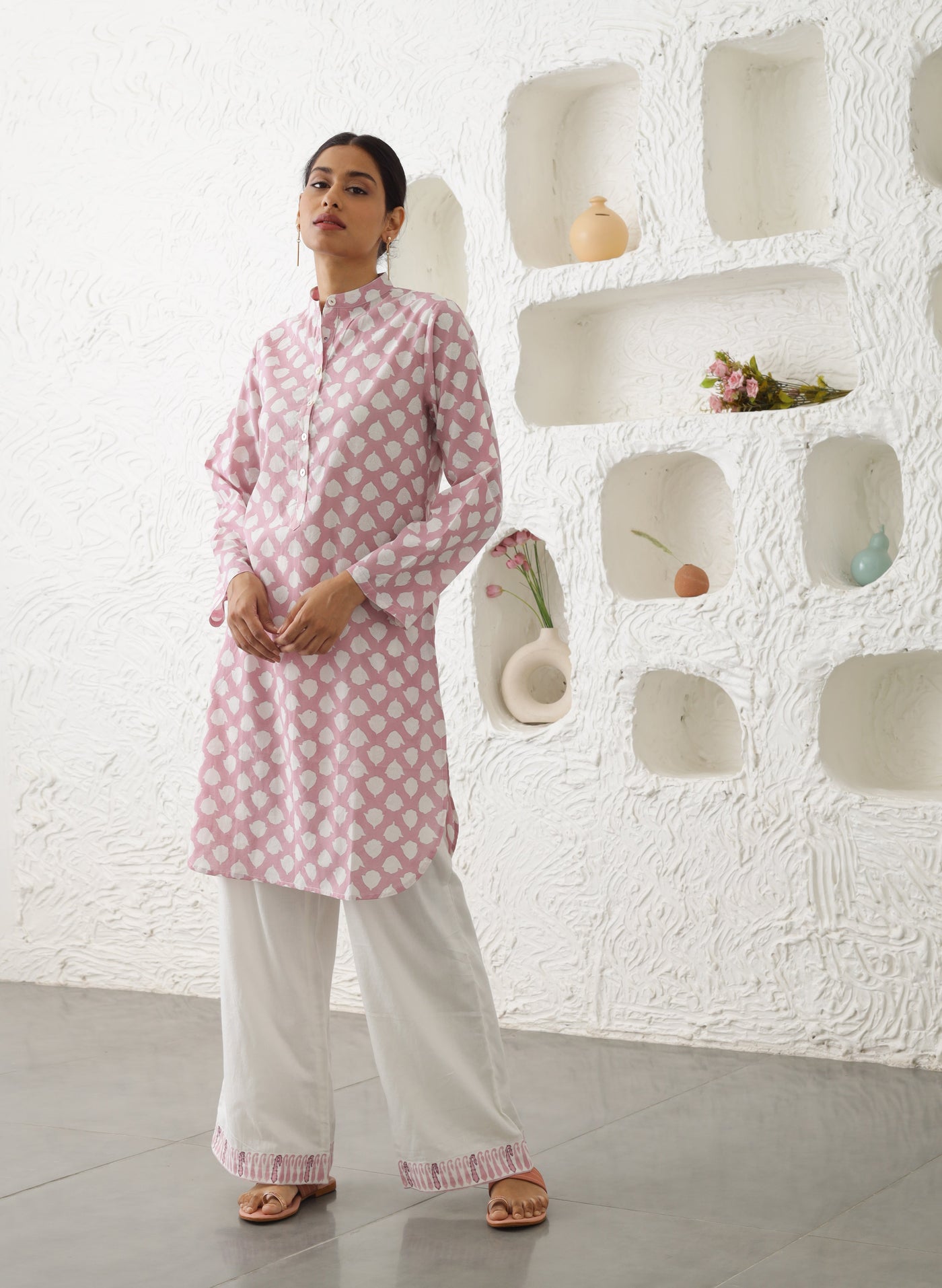 Get Naseem Nehru Collar Kurta
