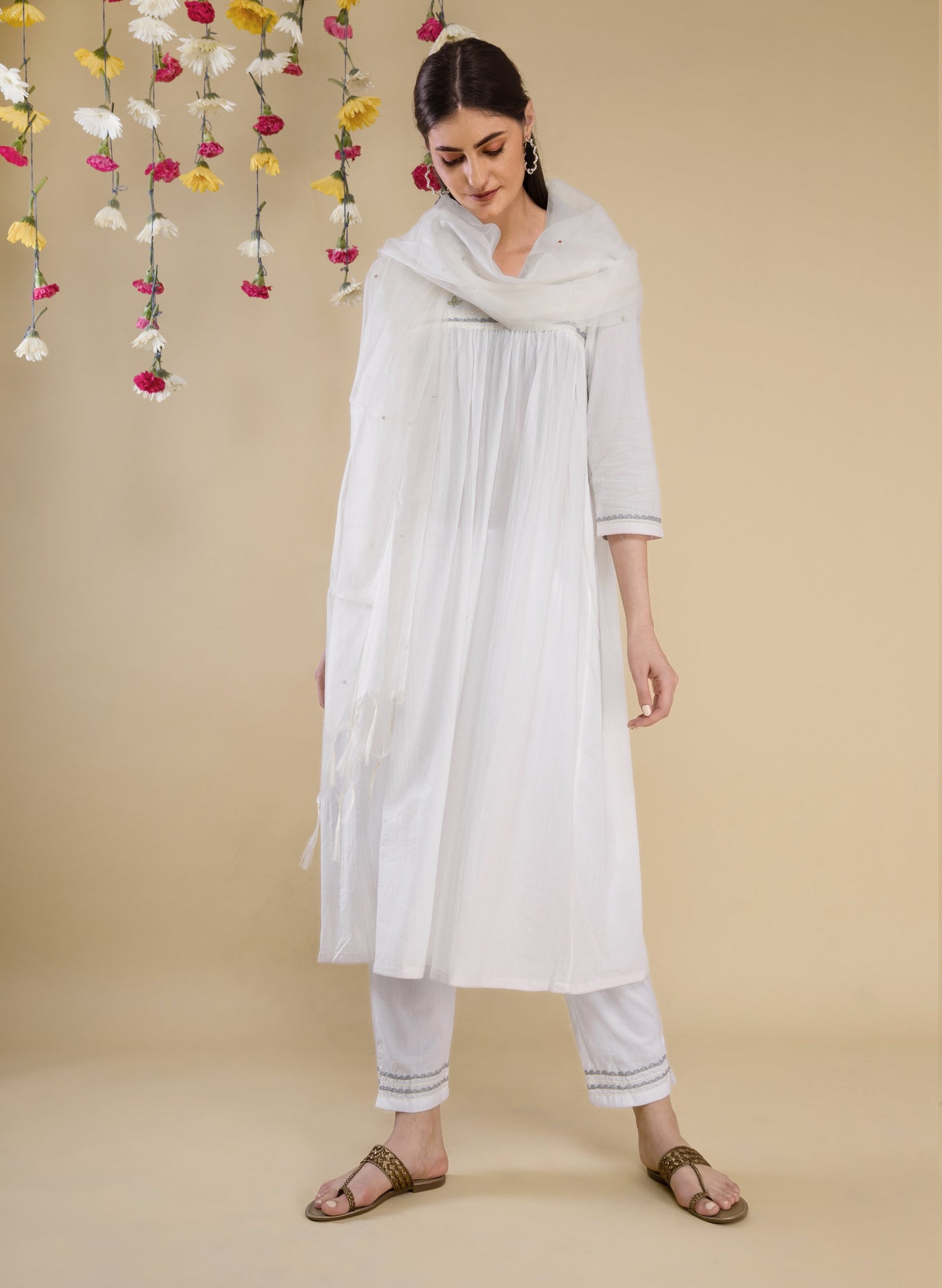 Online White Cotton Embroidered Kurta