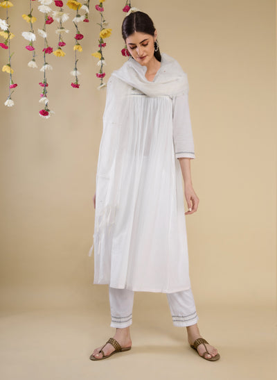 Online White Cotton Embroidered Kurta