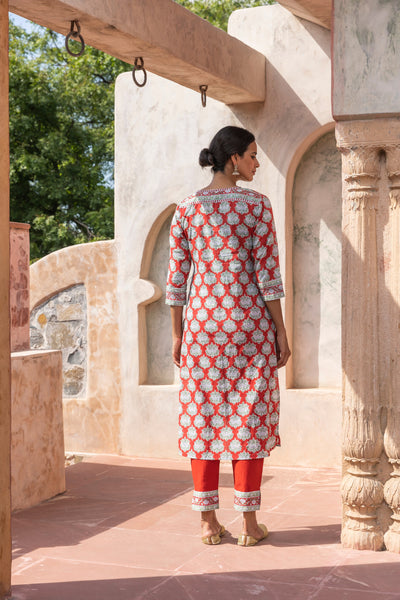 Aruni Straight Fit Kurta