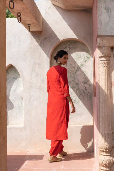Surkh Straight Fit Kurta